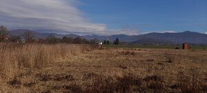 Stavebný pozemok v obci Krásnohorská Dlhá Lúka. — foto 3
