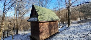 Záhradná chatka pri obci Krásnohorská Dlhá Lúka. — foto 2