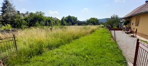 Rozľahlý pozemok v malebnej obci Gemerská Panica. — foto 2