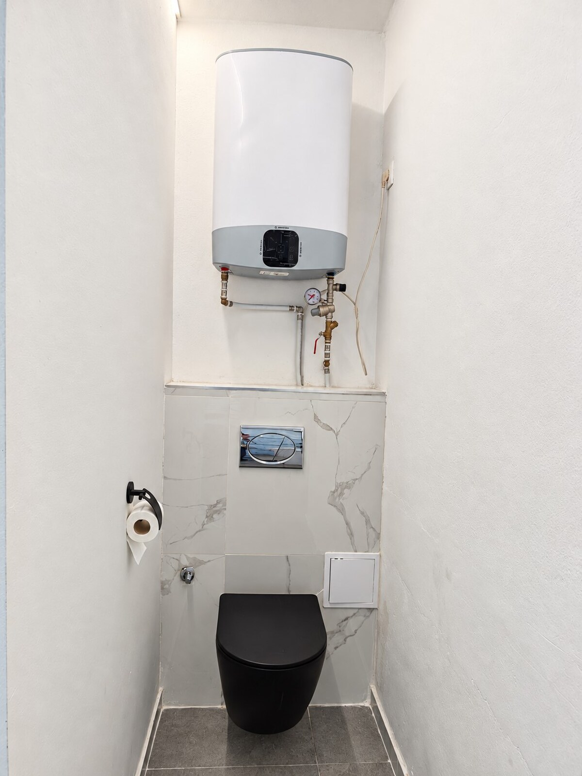 Na predaj  rodinný dom vo Veľkých Kosihách, bývanie+investícia. — foto 13