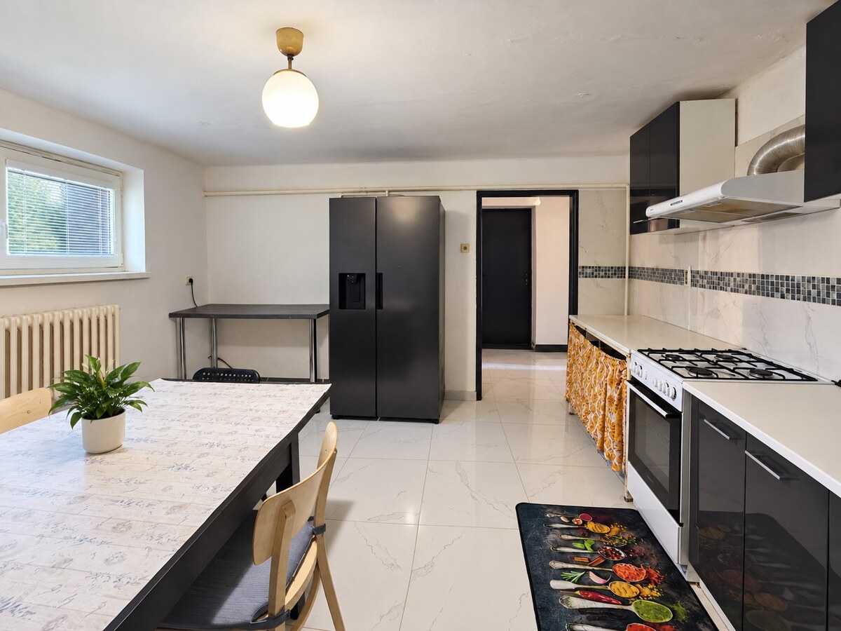 Na predaj  rodinný dom vo Veľkých Kosihách, bývanie+investícia. — foto 3