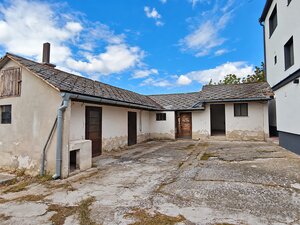 Na predaj  rodinný dom vo Veľkých Kosihách, bývanie+investícia. — foto 16