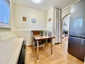 Prerobený klimatizovaný 3-izbový byt s loggiou a komorou, Komárno — foto 10