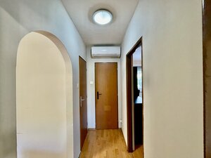 Prerobený klimatizovaný 3-izbový byt s loggiou a komorou, Komárno — foto 12