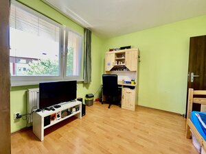 Prerobený klimatizovaný 3-izbový byt s loggiou a komorou, Komárno — foto 13