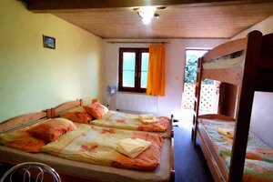 Na predaj zabehnutý penzión  s rodinným bývaním, Podhájska — foto 13