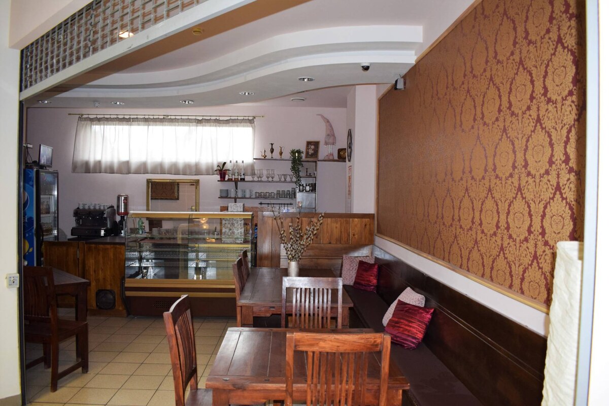 Na prenájom obchodný priestor v  centre mesta Komárno, 31,31 m2. — foto 4