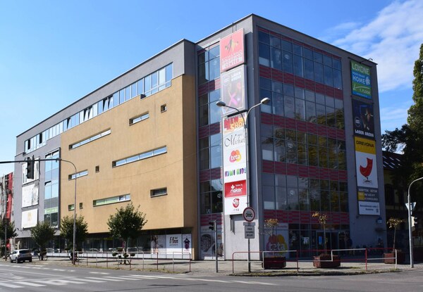 Na prenájom kancelária v nákupnom stredisku Shop.Centre, 230,40 m2