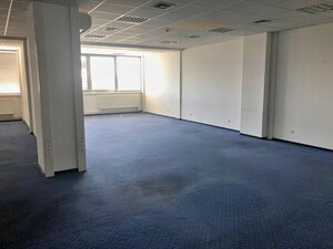 Na prenájom kancelária v nákupnom stredisku Shop.Centre, 230,40 m2 — foto 3
