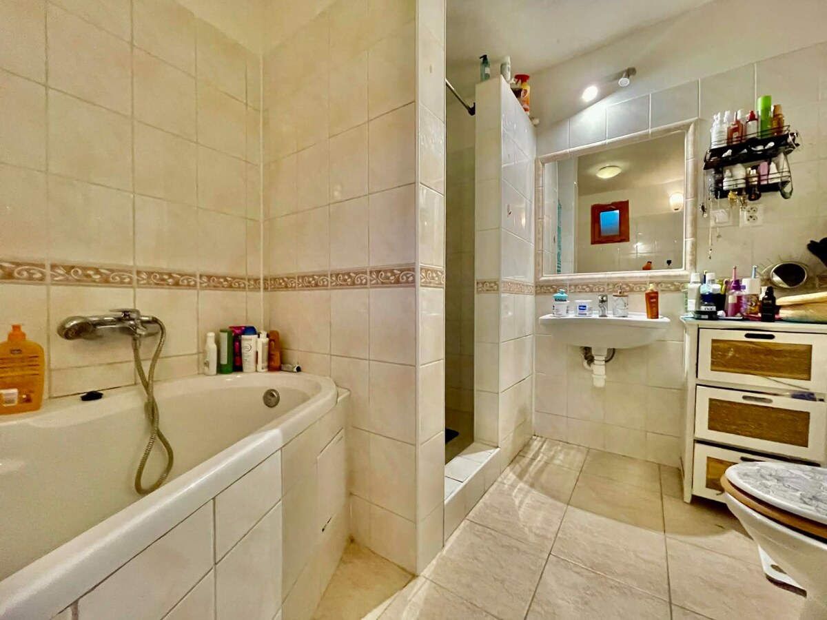 Meštiansky rodinný dom s garážou a pivnicou- v centre, Komárno — foto 14