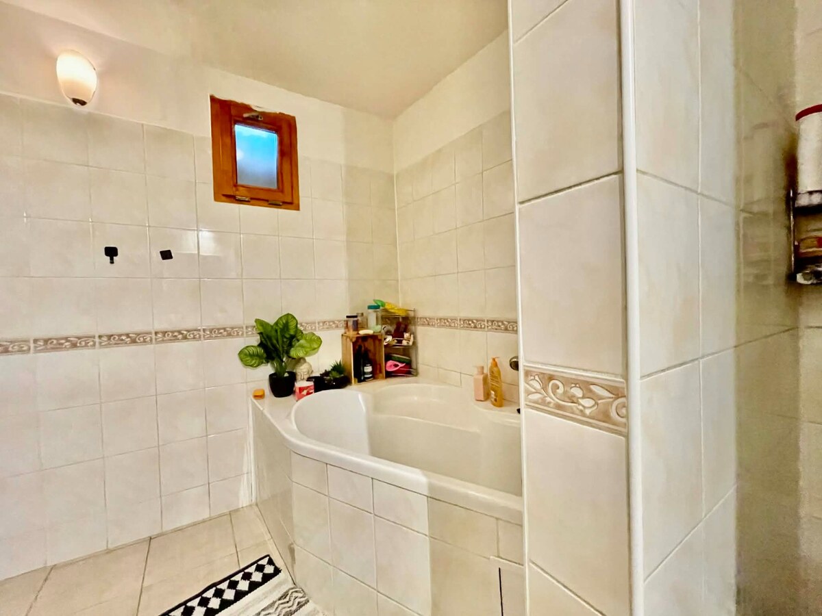 Meštiansky rodinný dom s garážou a pivnicou- v centre, Komárno — foto 15