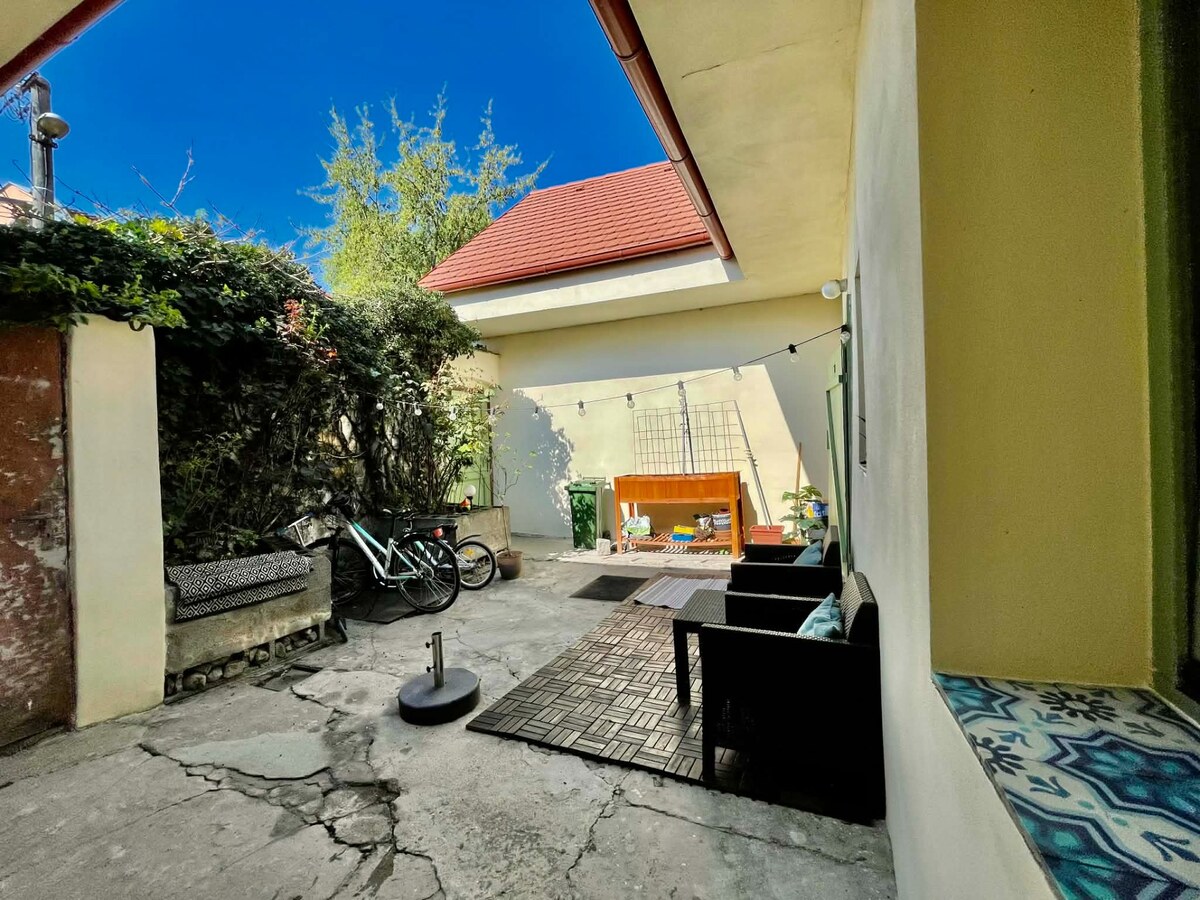 Meštiansky rodinný dom s garážou a pivnicou- v centre, Komárno — foto 18