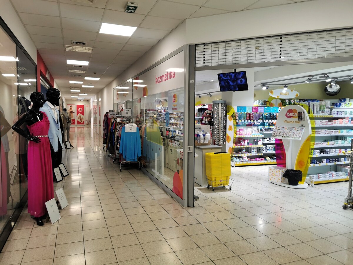 Na prenajom obchodný priestor  na prízemí v  Shop.Centre Komárno — foto 2