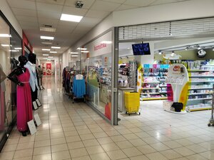 Na prenajom obchodný priestor  na prízemí v  Shop.Centre Komárno — foto 2