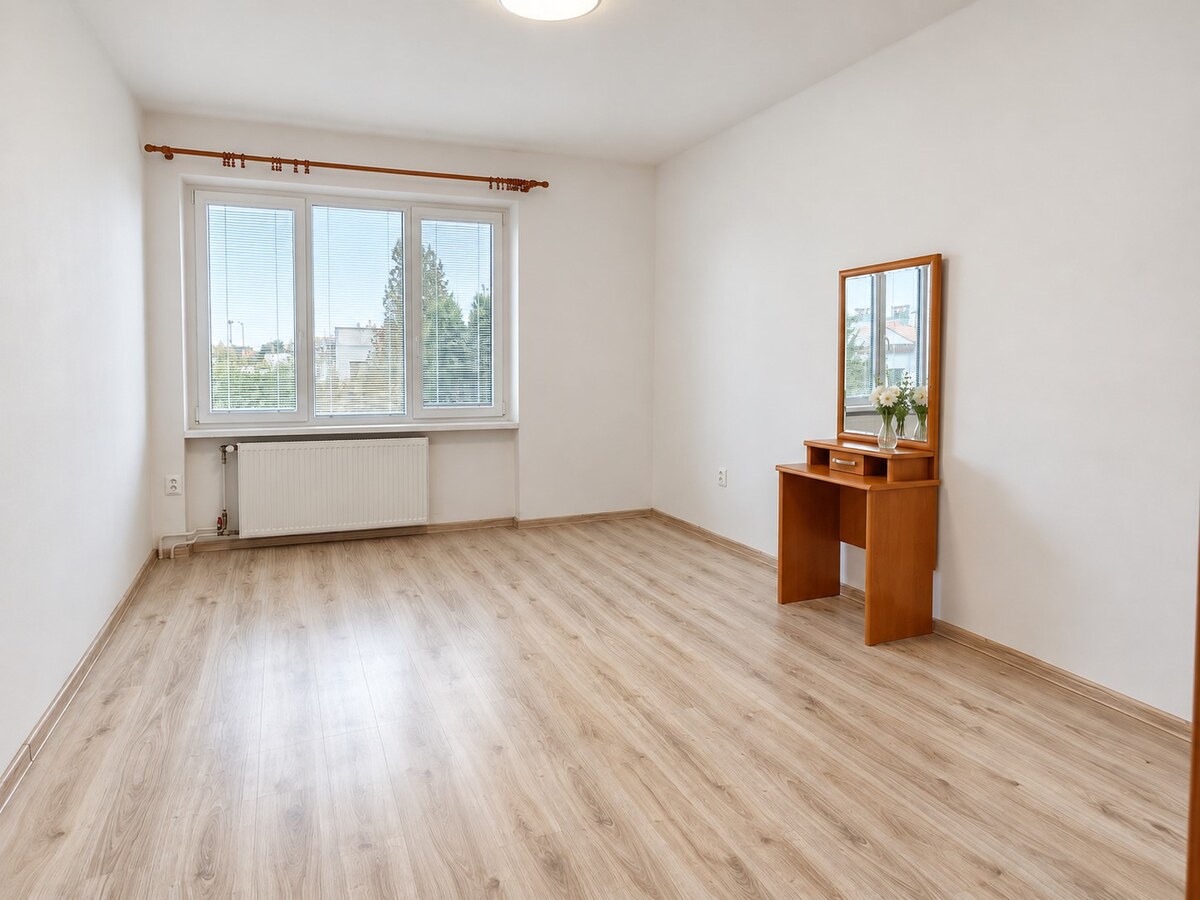 Na prenájom 2.poschodie rodinného domu v Komárne (cca100 m2) — foto 3