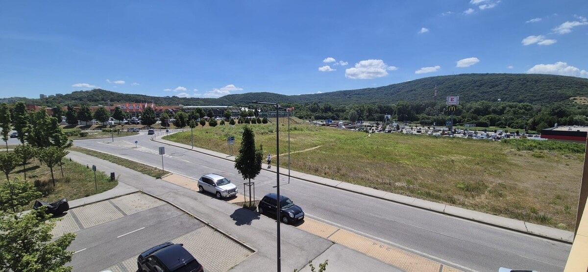 Predaj, 3 i byt s balkónom a garážovým státím, ul. Z. Shelingovej, DNV — foto 18