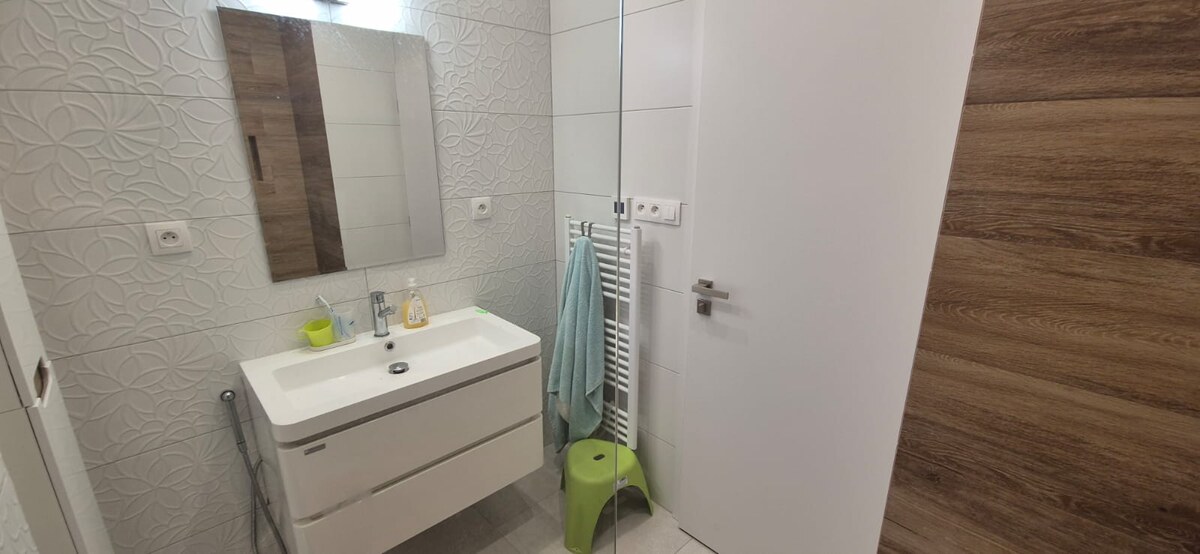 Samostatný 4-i RD Studienka – dvojgaráž, sauna, pozemok, ZNÍŽENÁ CENA — foto 22