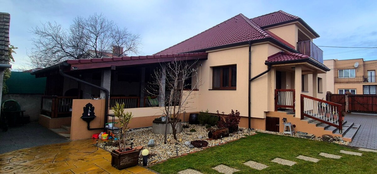 Priestranný  6i rodinný dom, pozemok 936 m2, Sekule, okres Senica — foto 2