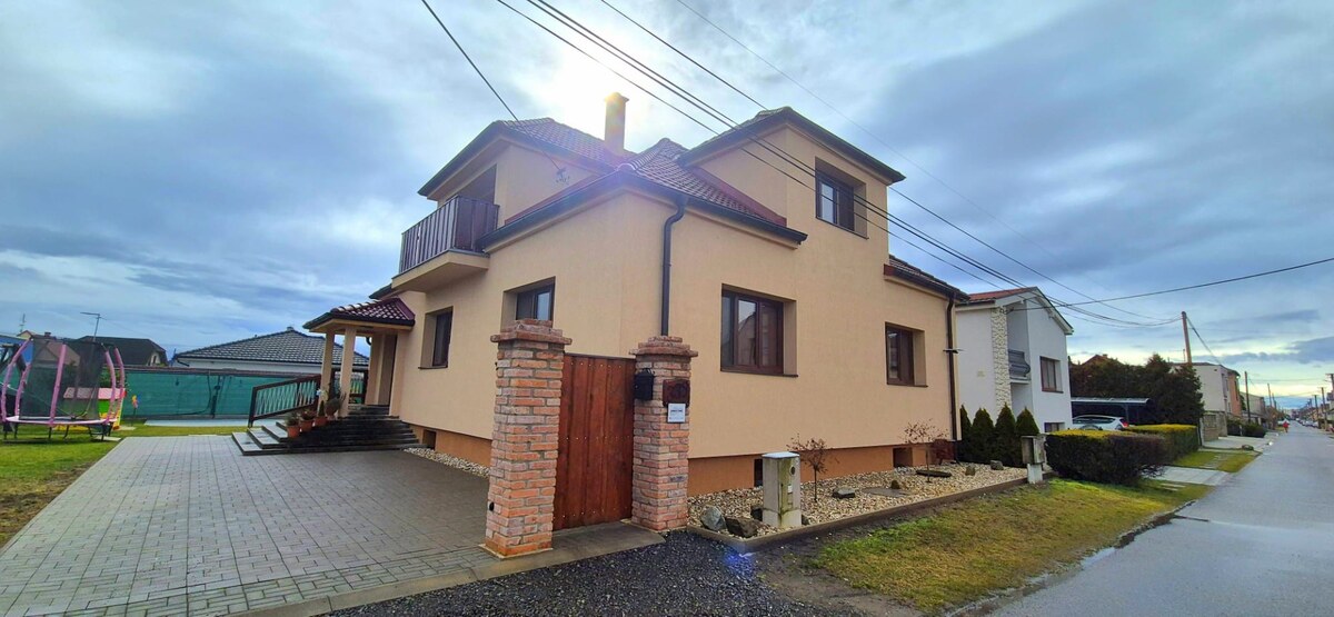 Priestranný  6i rodinný dom, pozemok 936 m2, Sekule, okres Senica — foto 4