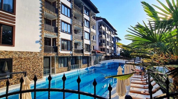 Predaj, 2 i apartmán 50 m2 s balkónom, letovisko Prímorsko BULHARSKO