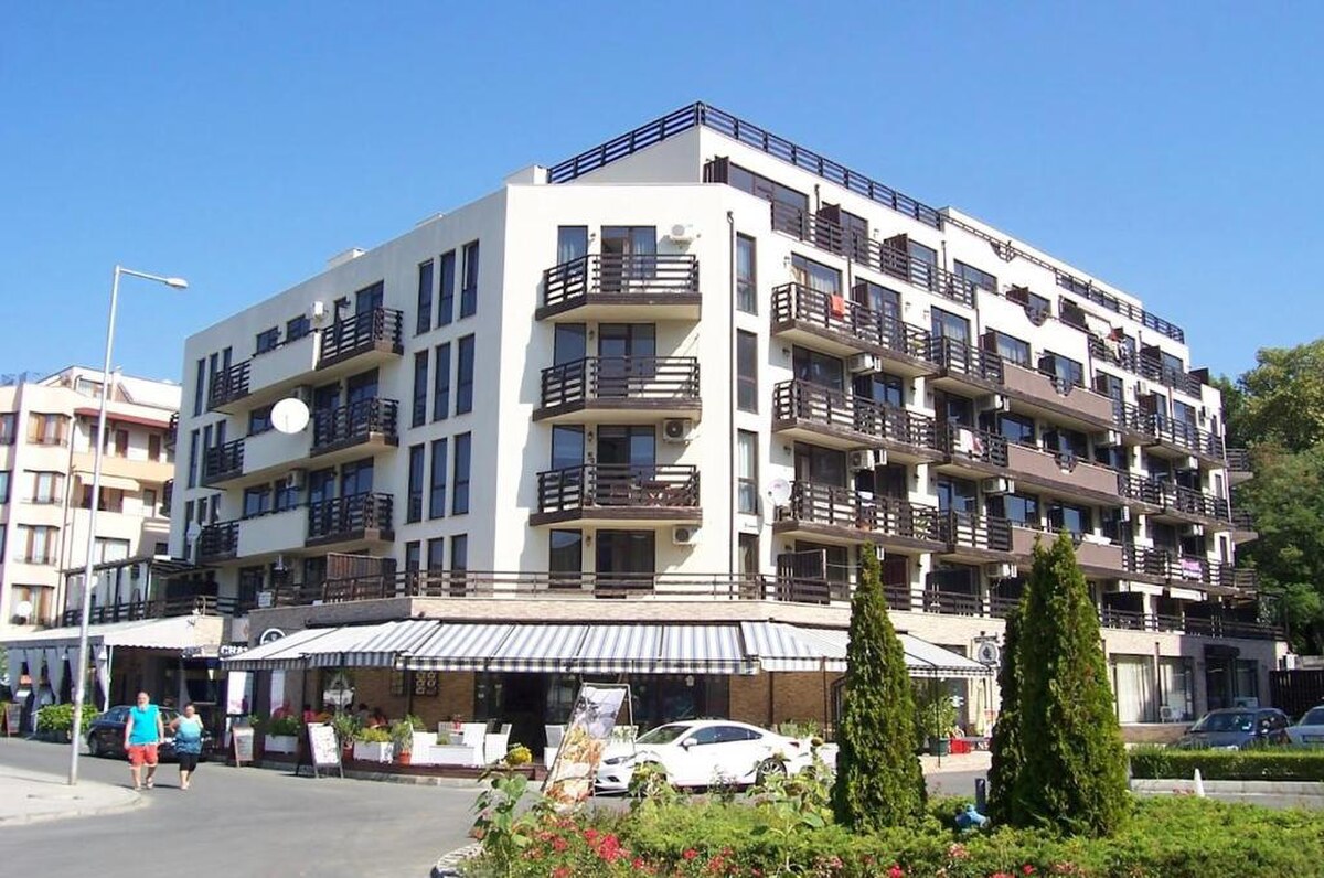 Predaj, apartmán s možnosťou prestavby na mezonet Nesebar, BULHARSKO