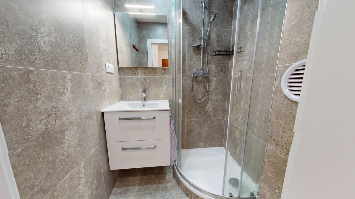 BA/NIVY-Prenájom komplet prerobeného 3 izbového bytu pri OC Centrál — foto 10