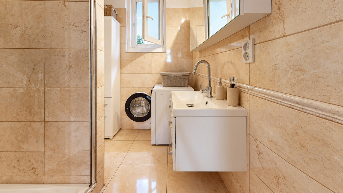 BERNOLÁKOVO - Hlavná ulica - UP cca 210 m² a pozemkom 957 m², garáž — foto 12