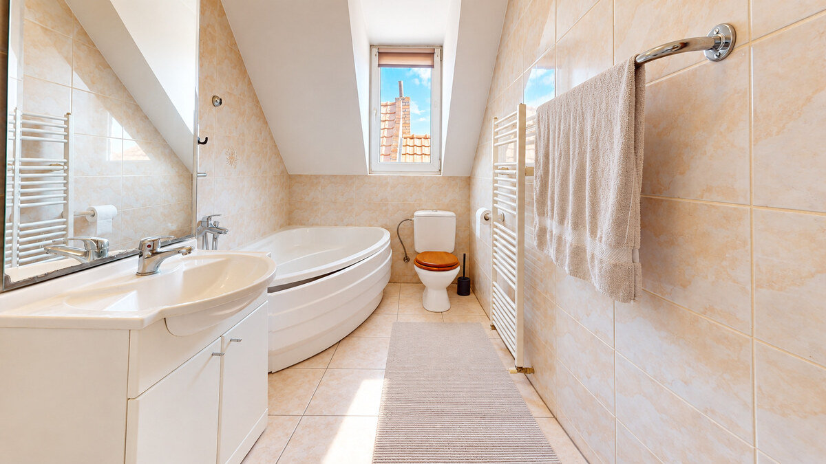BERNOLÁKOVO - Hlavná ulica - UP cca 210 m² a pozemkom 957 m², garáž — foto 13