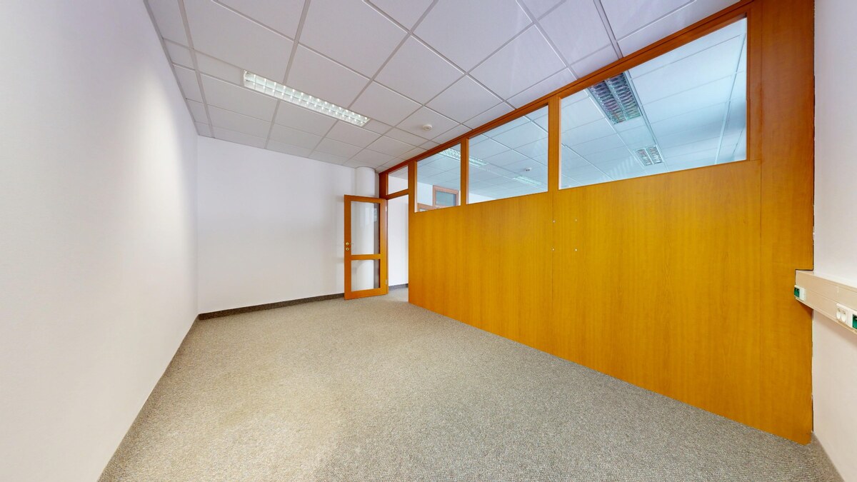 Kancelársky priestor 122,19 m² – Kukuričná, Bratislava — foto 2