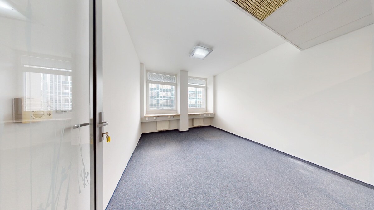 Samostatné kancelárske priestory 228,38 m2 -  BA II. Miletičova — foto 12