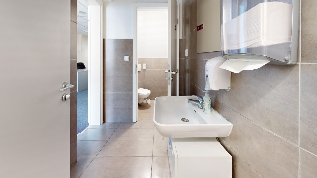 Samostatné kancelárske priestory 228,38 m2 -  BA II. Miletičova — foto 22