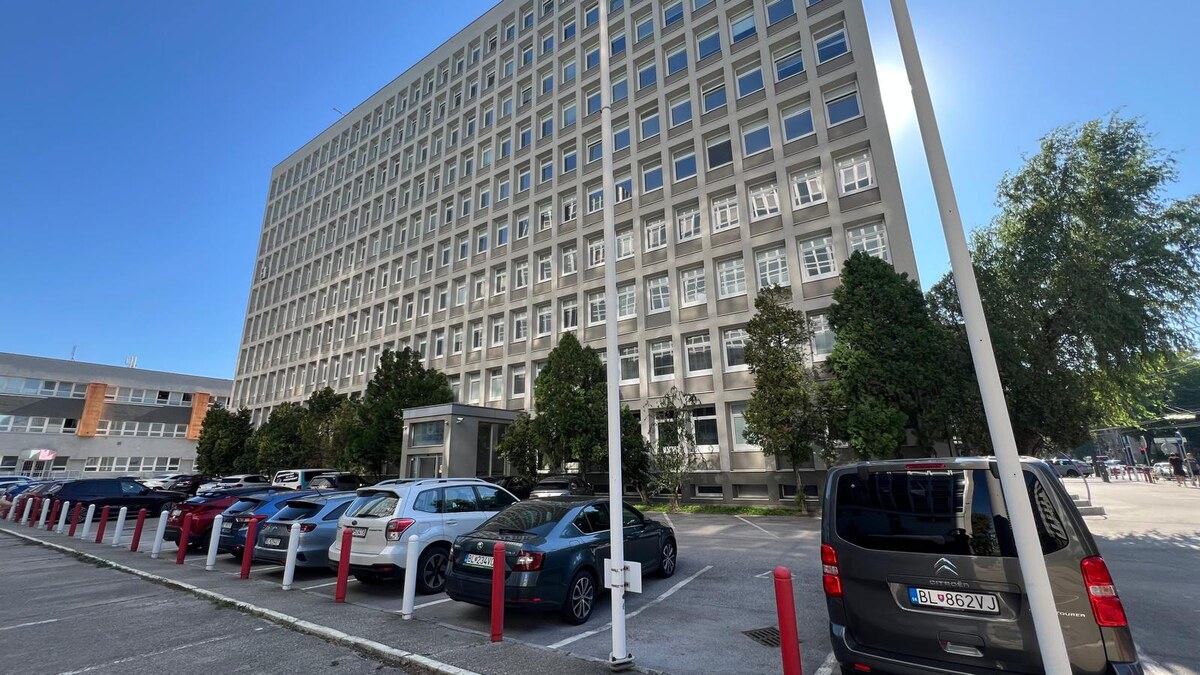 Samostatné kancelárske priestory 228,38 m2 -  BA II. Miletičova — foto 25