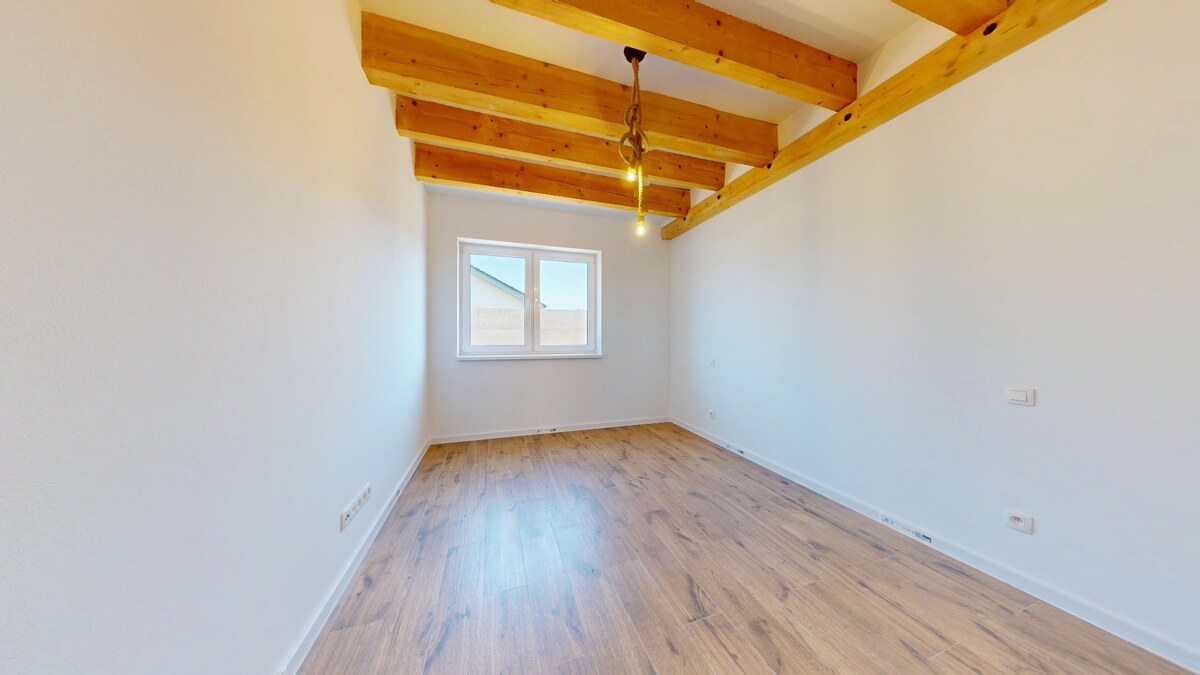 NOVOSTAVBA RODINNÉHO DOMU + OBYTNÉ PODKROVIE- úžitková plocha 136 m2 — foto 9