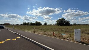 PRAKTICKÝ 4-IZBOVÝ BUNGALOV  V NOVEJ DEDINKE | POZEMOK 557 m² — foto 2