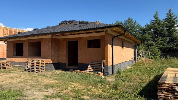 MODERNÝ 4-IZBOVÝ RODINNÝ DOM V BERNOLÁKOVE – JELŠOVÁ ULICA