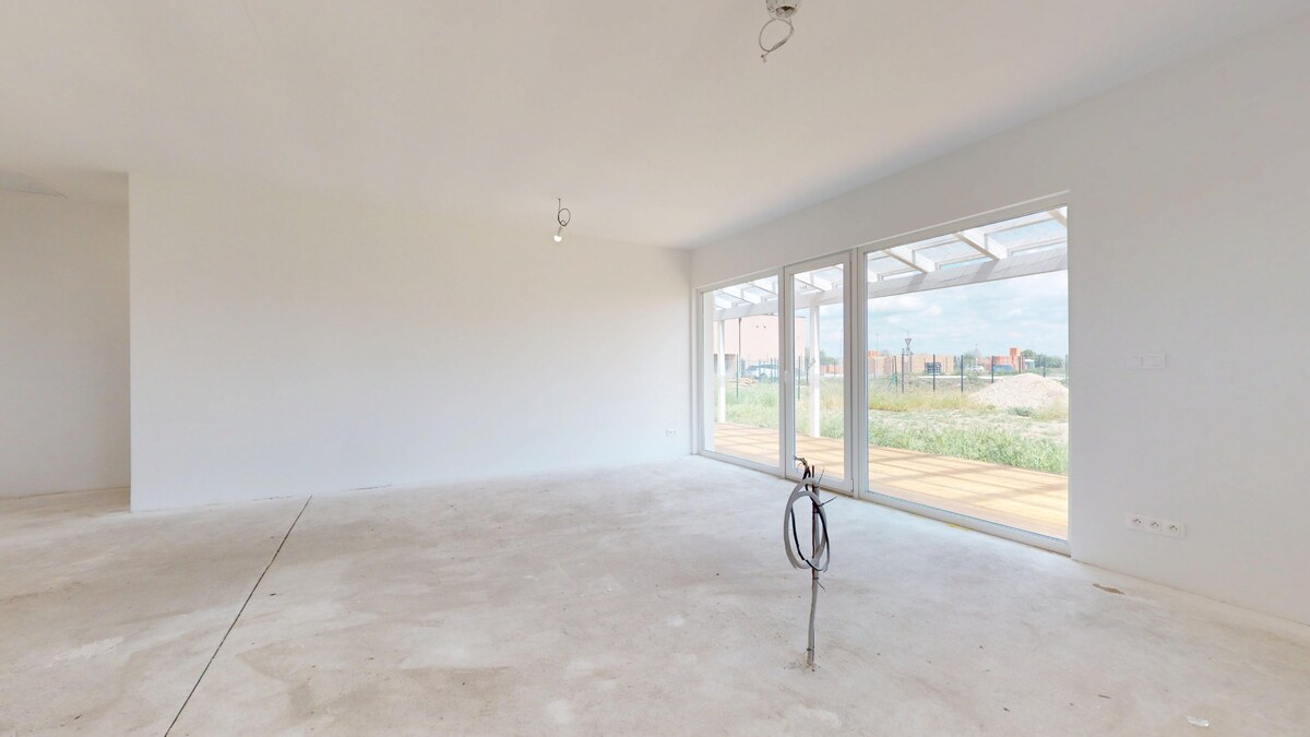 NOVY SVET - SKOLAUDOVANÝ rodinný dom s terasou a parkovaním — foto 14