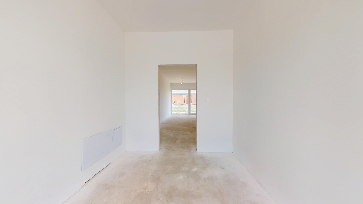 NOVY SVET - SKOLAUDOVANÝ rodinný dom s terasou a parkovaním — foto 32