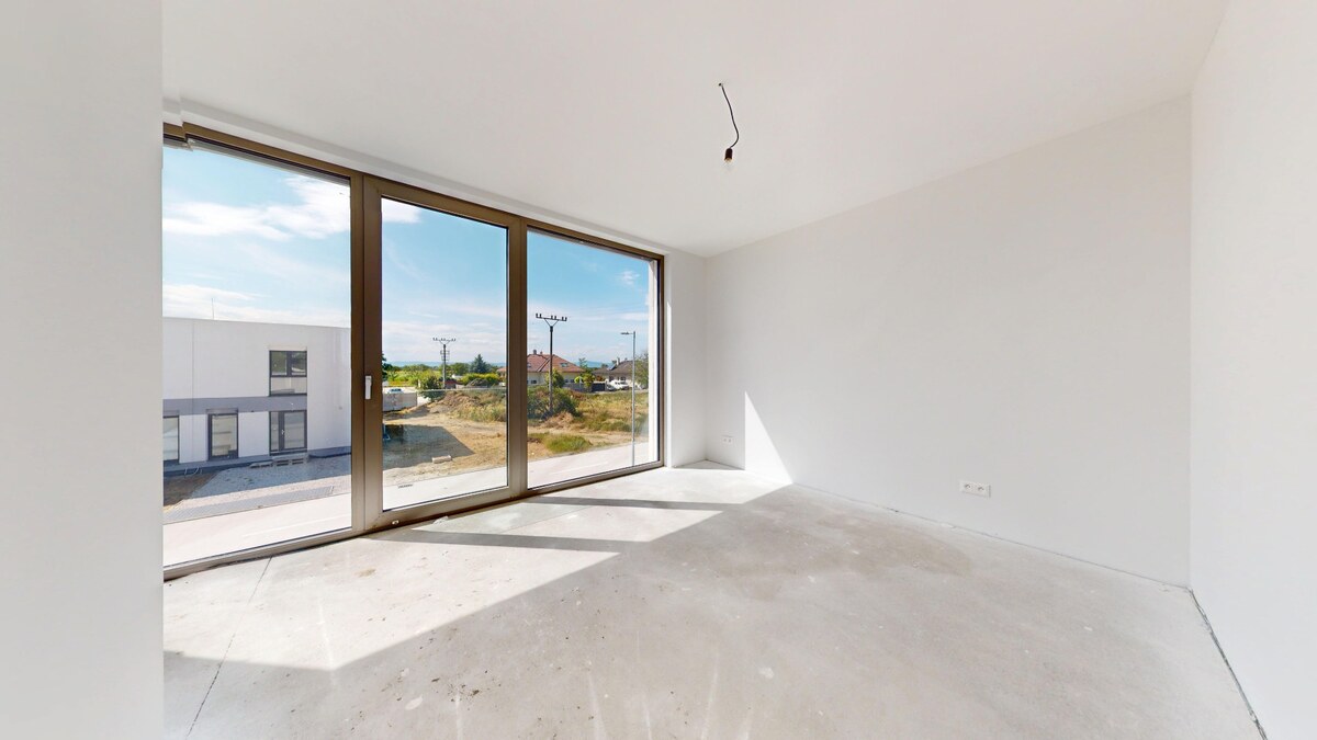 KRÁĽOVÁ PRI SENCI – SKOLAUDOVANÁ novostavba 4-izbového RD, záhrada 167 — foto 20