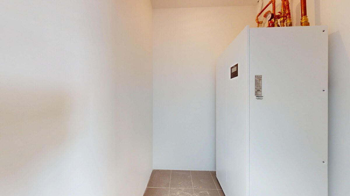KRÁĽOVÁ PRI SENCI – SKOLAUDOVANÁ novostavba 4-izbového RD, záhrada 167 — foto 23