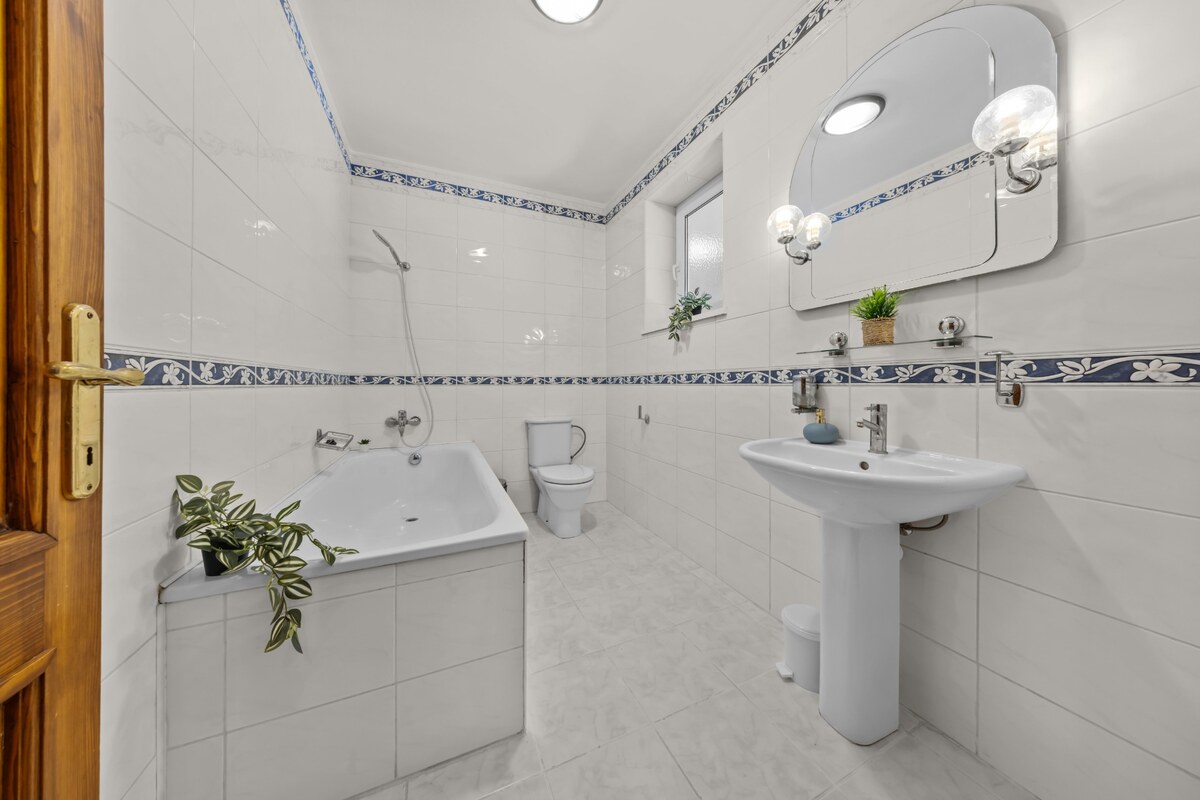 KARLOVA VES- Vila s investičným potenciálom a tromi samostatnými bytmi — foto 13