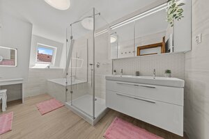 KARLOVA VES- Vila s investičným potenciálom a tromi samostatnými bytmi — foto 31