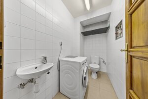 KARLOVA VES- Vila s investičným potenciálom a tromi samostatnými bytmi — foto 38