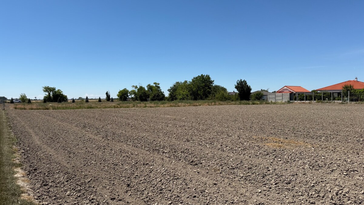 Stavebný pozemok na predaj – Kvetoslavov, 2 500 m² - súkromná ulica — foto 6