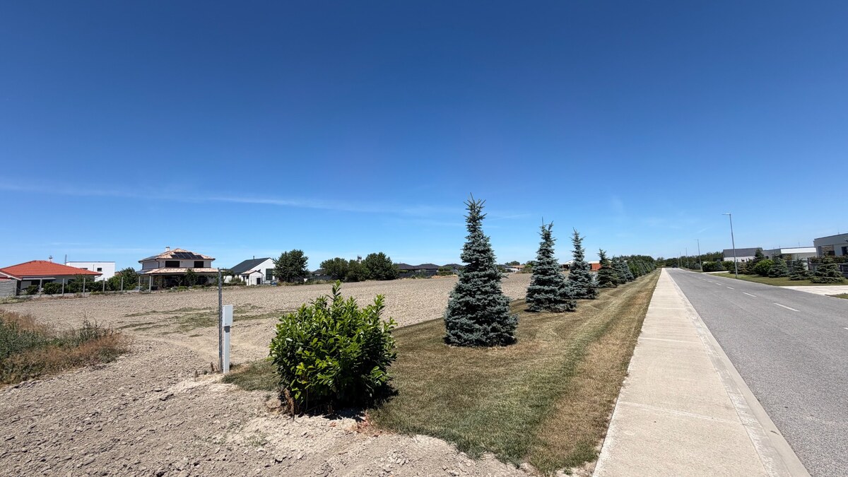 Stavebný pozemok na predaj – Kvetoslavov, 2 500 m² - súkromná ulica — foto 8