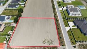 Stavebný pozemok na predaj – Kvetoslavov, 2 500 m² - súkromná ulica — foto 2