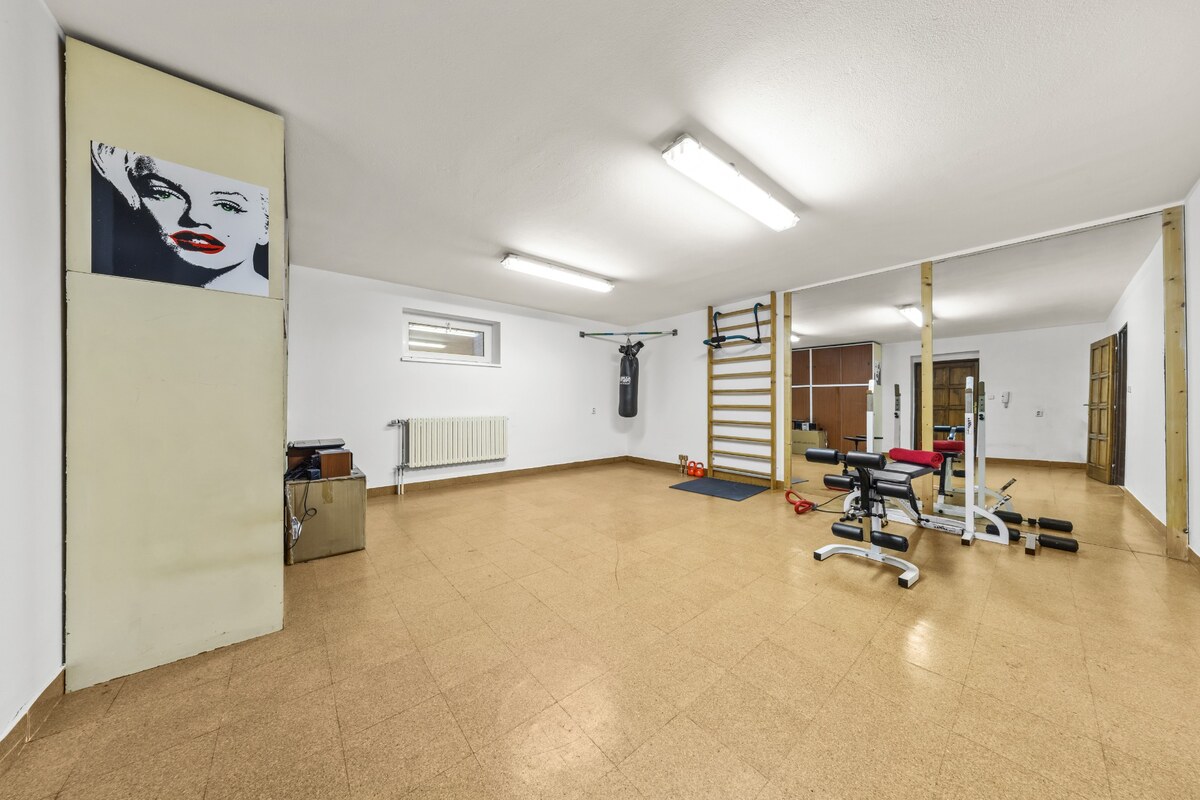 4-IZBOVÝ BYT S TERASOU V EXKLUZÍVNEJ VILE | KARLOVA VES — foto 21