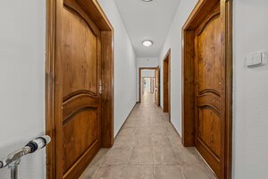 4-IZBOVÝ BYT S TERASOU V EXKLUZÍVNEJ VILE | KARLOVA VES — foto 11