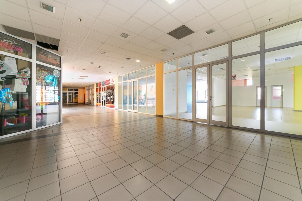 GA/CENTRUM - Veľký obchodný priestor o výmere 337m2 s parkovaním — foto 11