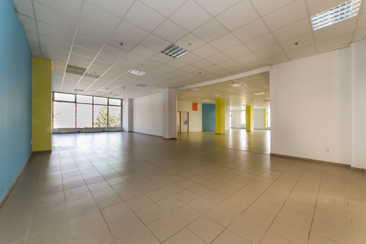GA/CENTRUM - Veľký obchodný priestor o výmere 337m2 s parkovaním — foto 9