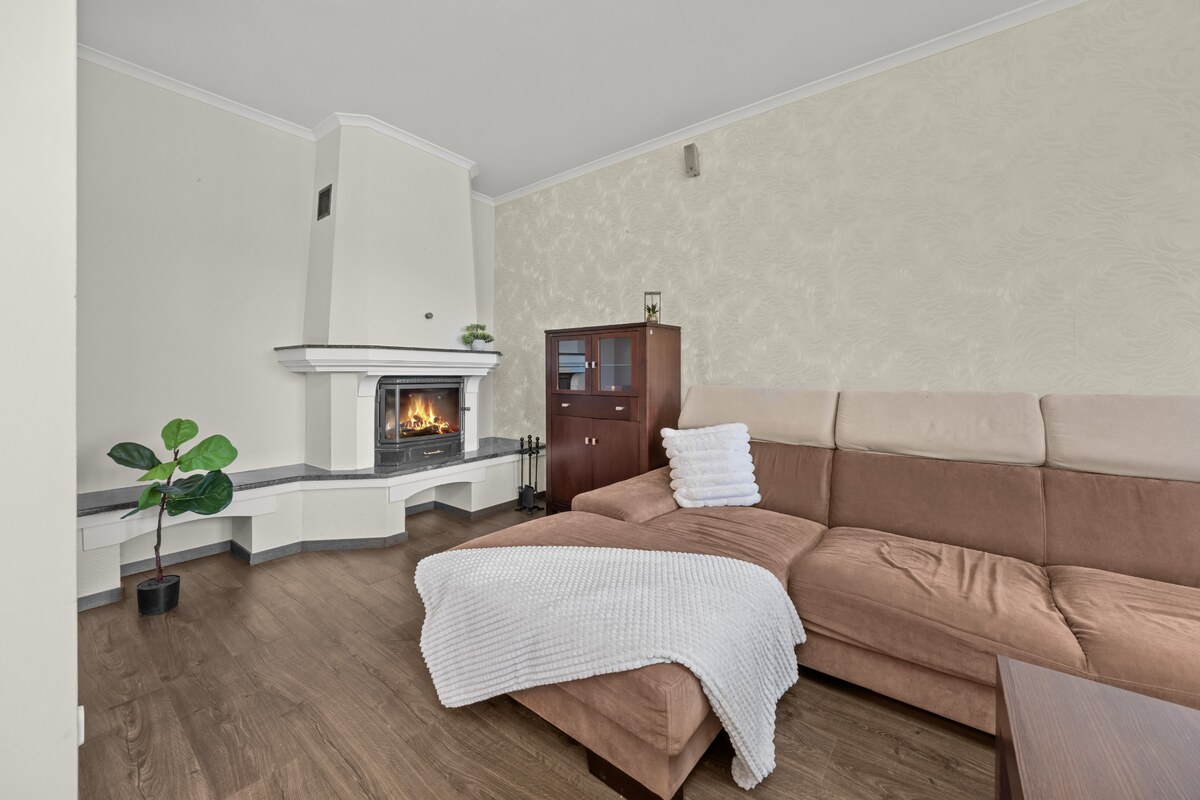 KARLOVA VES- Vila s investičným potenciálom a tromi samostatnými bytmi — foto 24